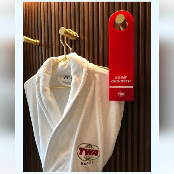 TWA Turkish SPA Bathrobe - Picture 2 of 5